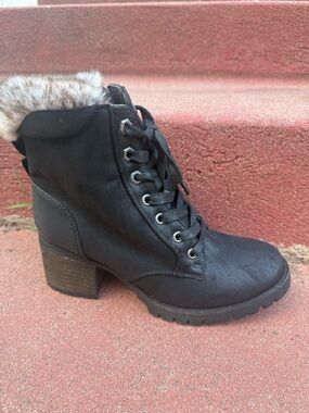 Steve Madden Black Faux Fur-Trim Lace-Up Ankle Boots